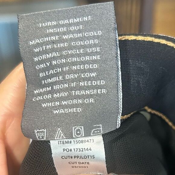 Torrid Light Wash 5 front Button Bombshell Skinny Jeans, size 24 SHORT - Picture 9 of 9